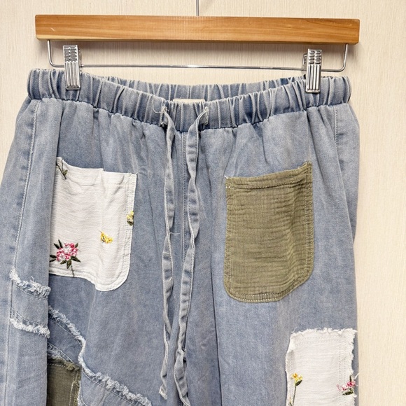 NWOT POL Floral Patchwork Denim Joggers, Size Medium - Picture 5 of 13